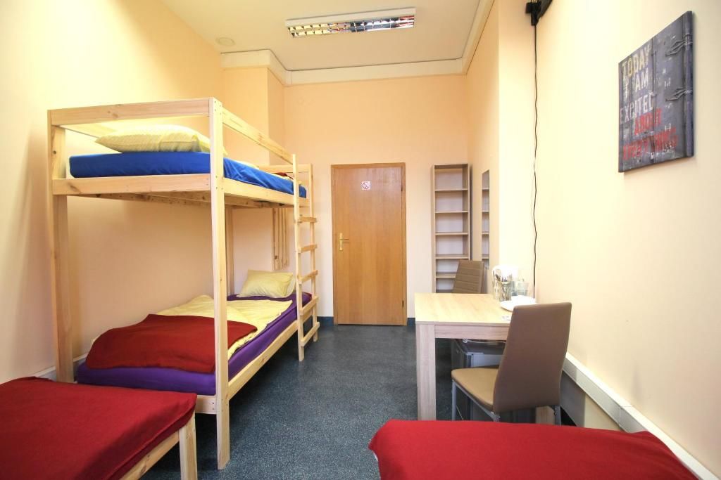 Хостелы ONE LUCKY HOSTEL - Rynek - Pokoje prywatne Вроцлав