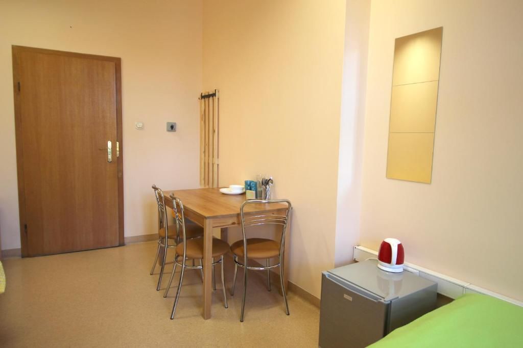 Хостелы ONE LUCKY HOSTEL - Rynek - Pokoje prywatne Вроцлав-123