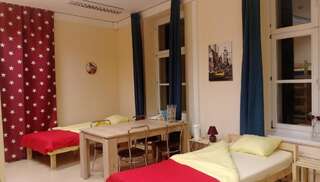 Хостелы ONE LUCKY HOSTEL - Rynek - Pokoje prywatne Вроцлав Семейный номер с общей ванной комнатой-8